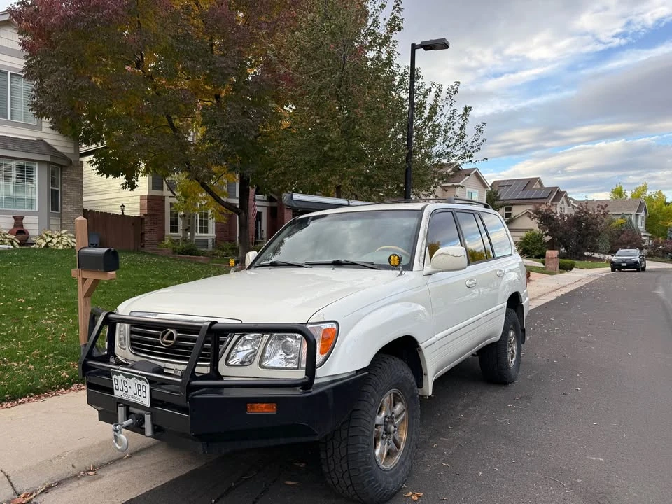 2001 Lexus LX 2nd Gen - Image 3 of 3