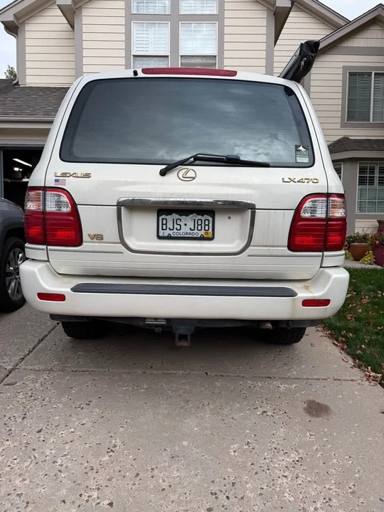 2001 Lexus LX 2nd Gen - Image 4 of 19