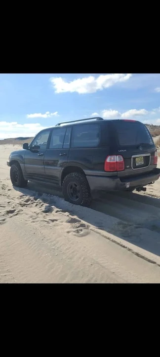 2001 Lexus LX 2nd Gen - Image 2 of 2