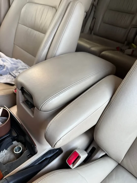 2001 Lexus LX 2nd Gen - Image 11 of 14