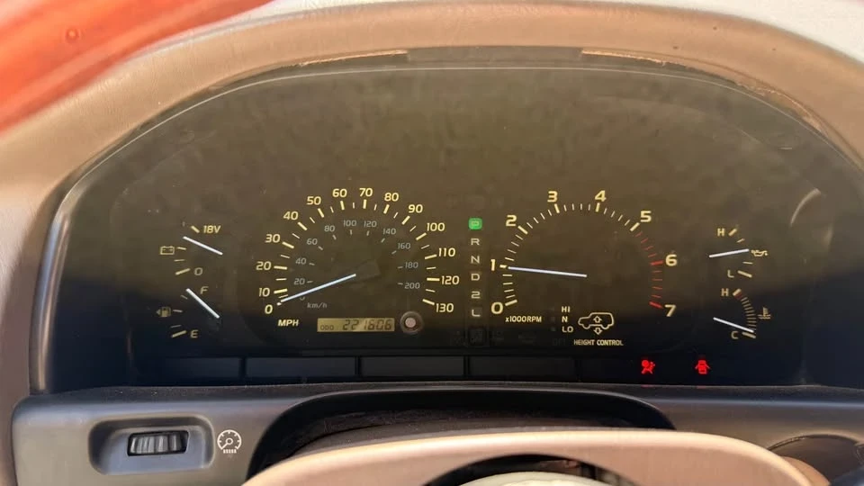 2001 Lexus LX 1st Gen - Image 8 of 19