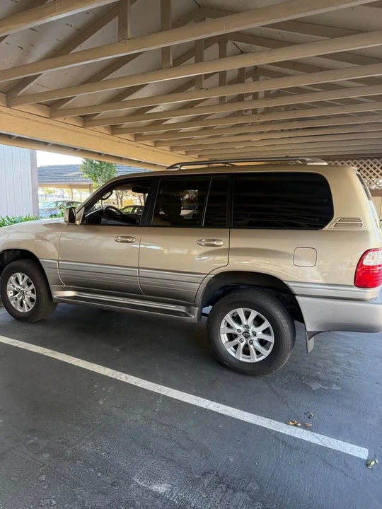 2001 Lexus LX 2nd Gen - Image 3 of 14