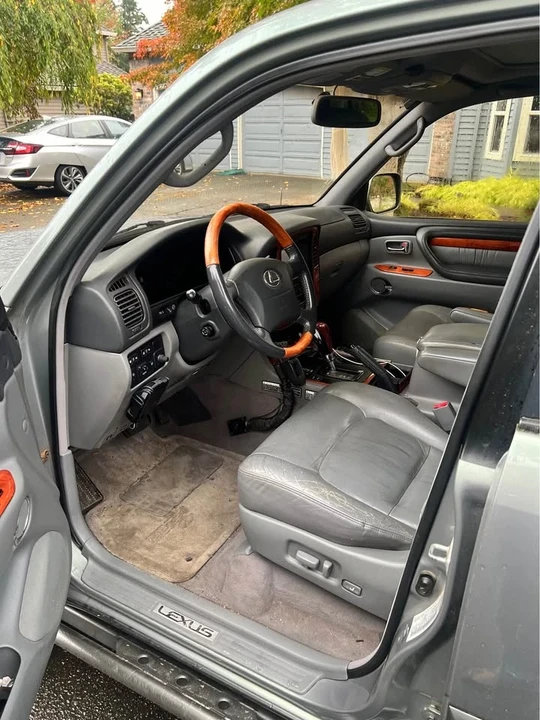 2001 Lexus LX 1st Gen - Image 5 of 8