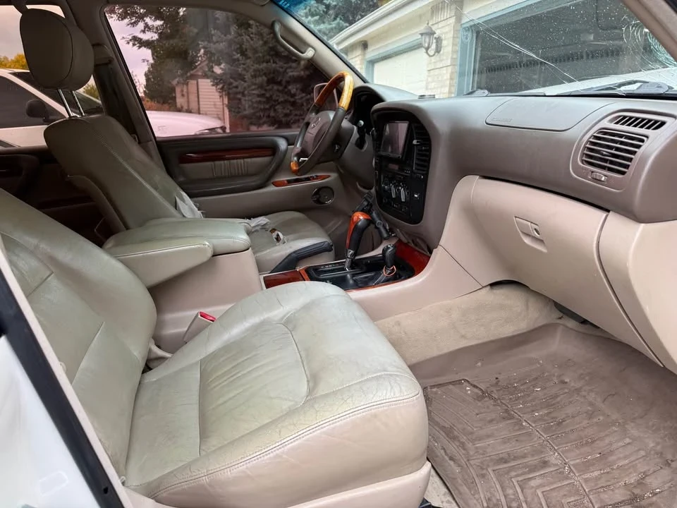 2001 Lexus LX 2nd Gen - Image 11 of 19