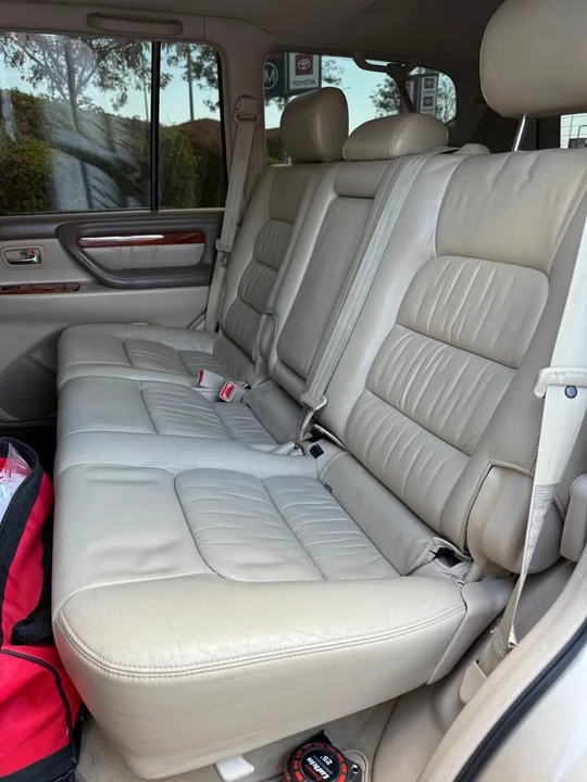 2001 Lexus LX 2nd Gen - Image 13 of 14