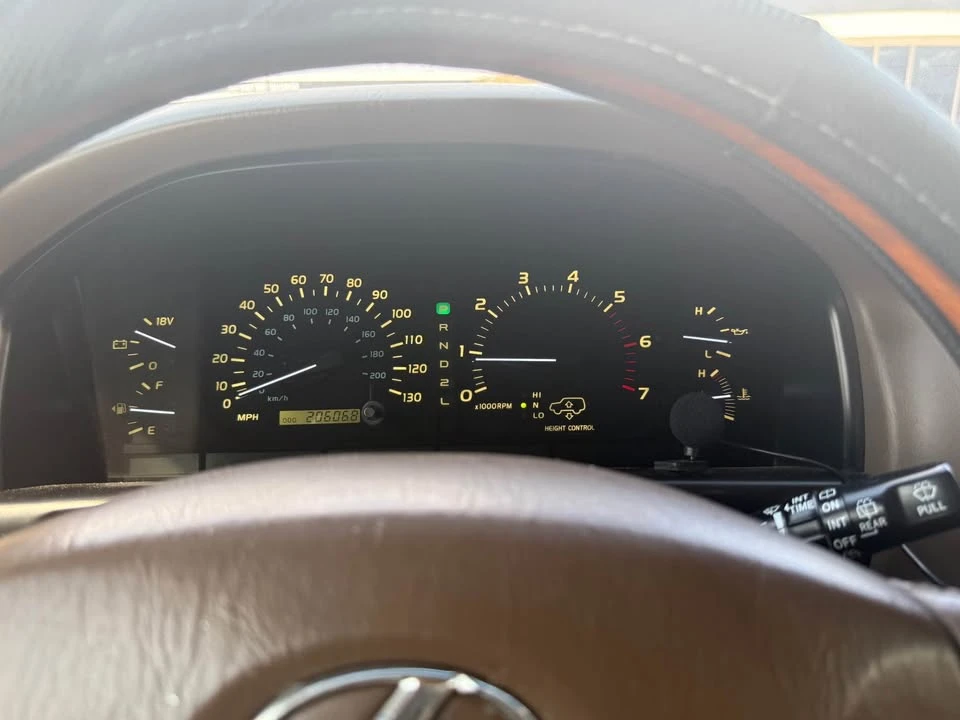 2001 Lexus LX 2nd Gen - Image 12 of 16