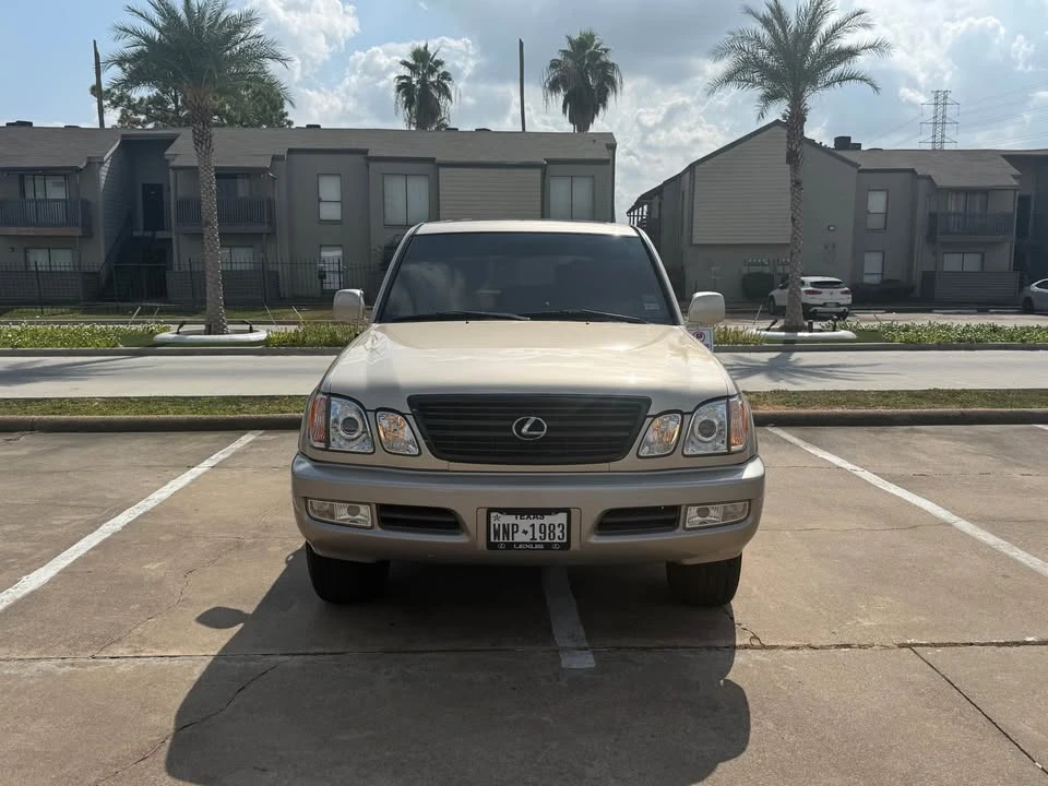 2001 Lexus LX 2nd Gen - Image 2 of 16