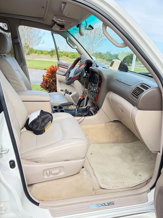 2001 Lexus LX 1st Gen - Image 12 of 14