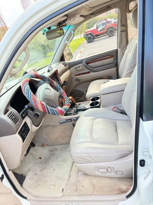 2001 Lexus LX 1st Gen - Image 10 of 14