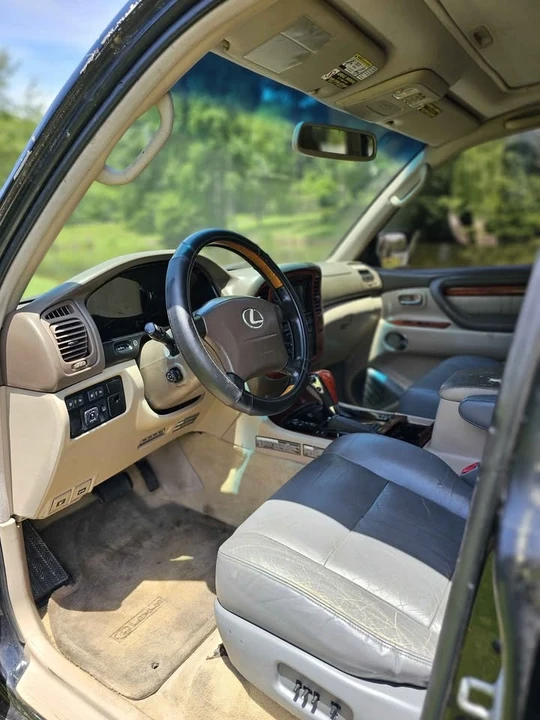 2001 Lexus LX 2nd Gen - Image 6 of 13