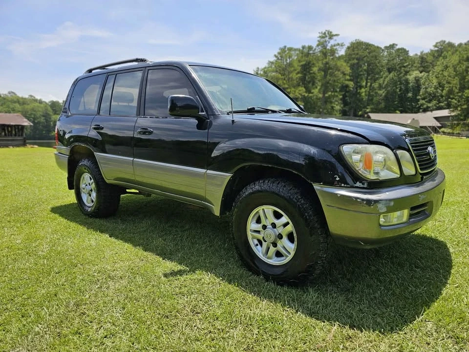 2001 Lexus LX 2nd Gen - Image 3 of 13