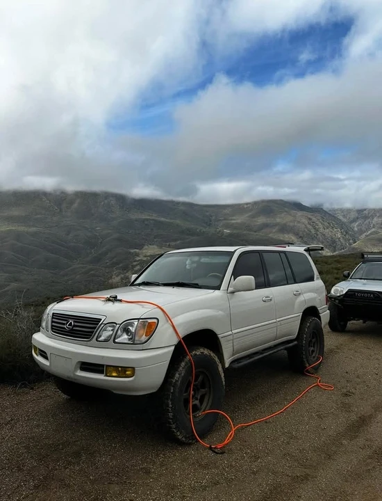 2001 Lexus LX 2nd Gen - Image 2 of 4