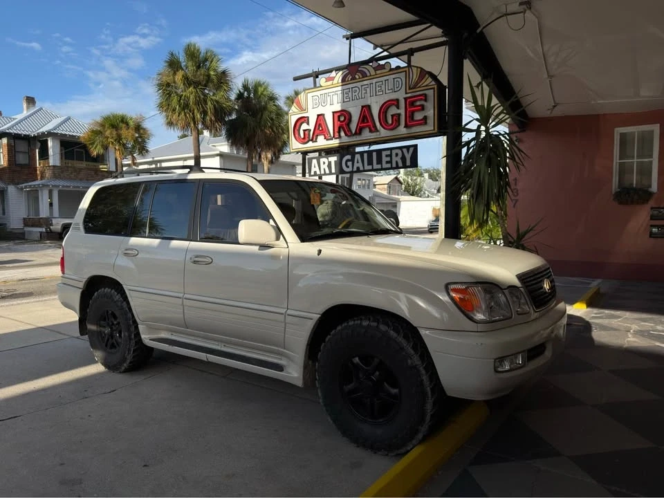 2001 Lexus LX 1st Gen - Image 3 of 14