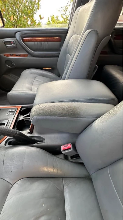 2001 Lexus LX 2nd Gen - Image 13 of 16