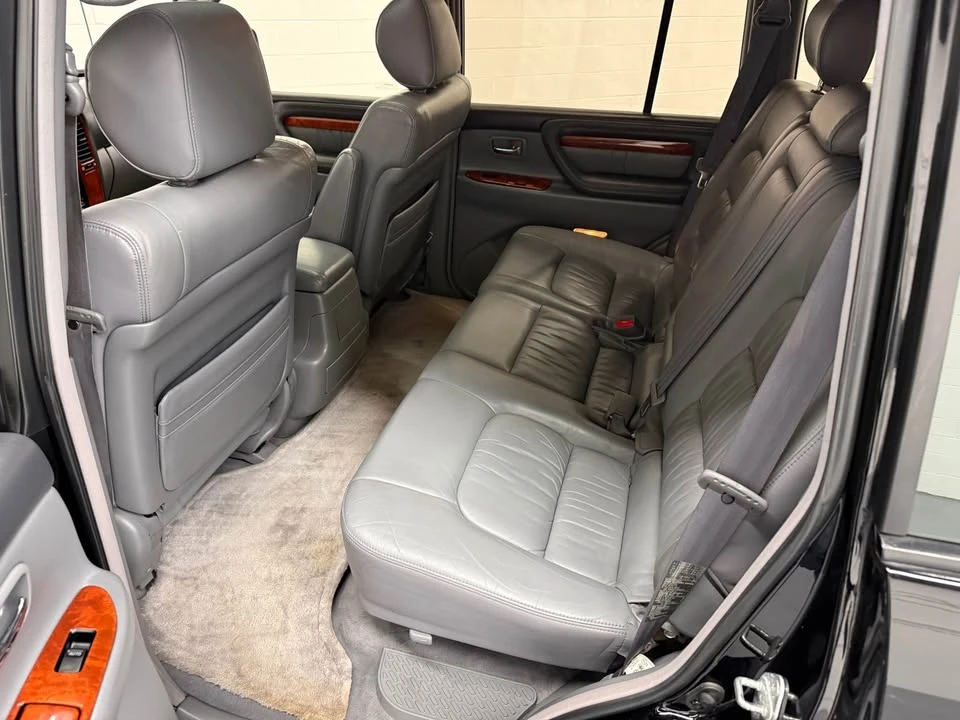2001 Lexus LX 1st Gen - Image 11 of 17