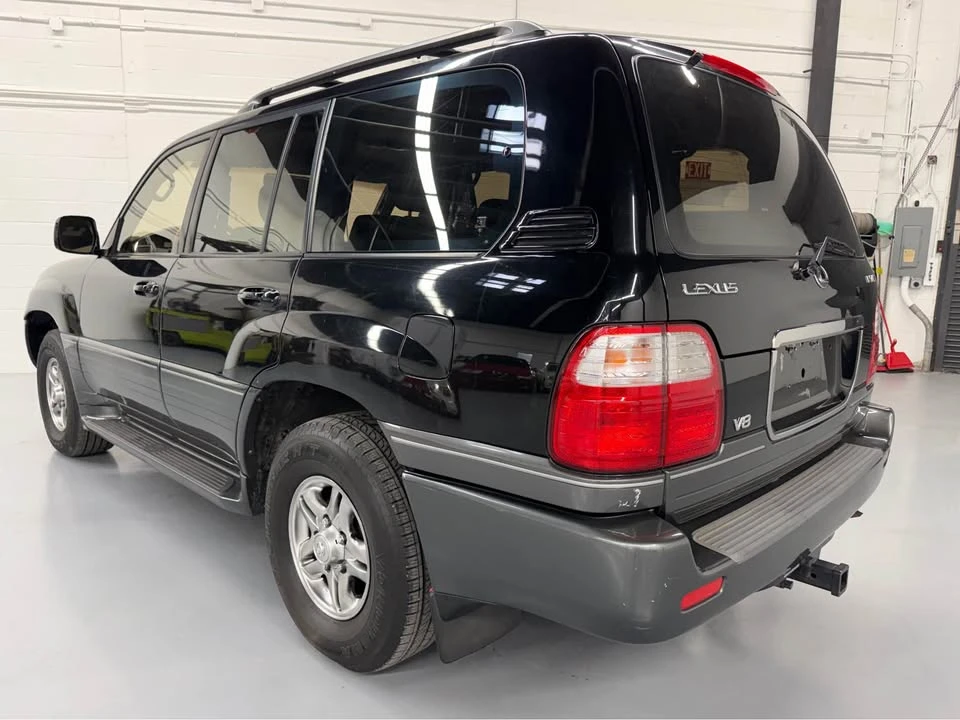 2001 Lexus LX 1st Gen - Image 4 of 17