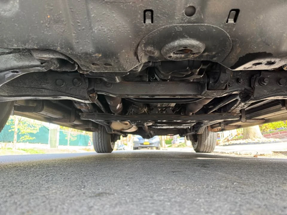 2001 Lexus LX 2nd Gen - Image 12 of 14