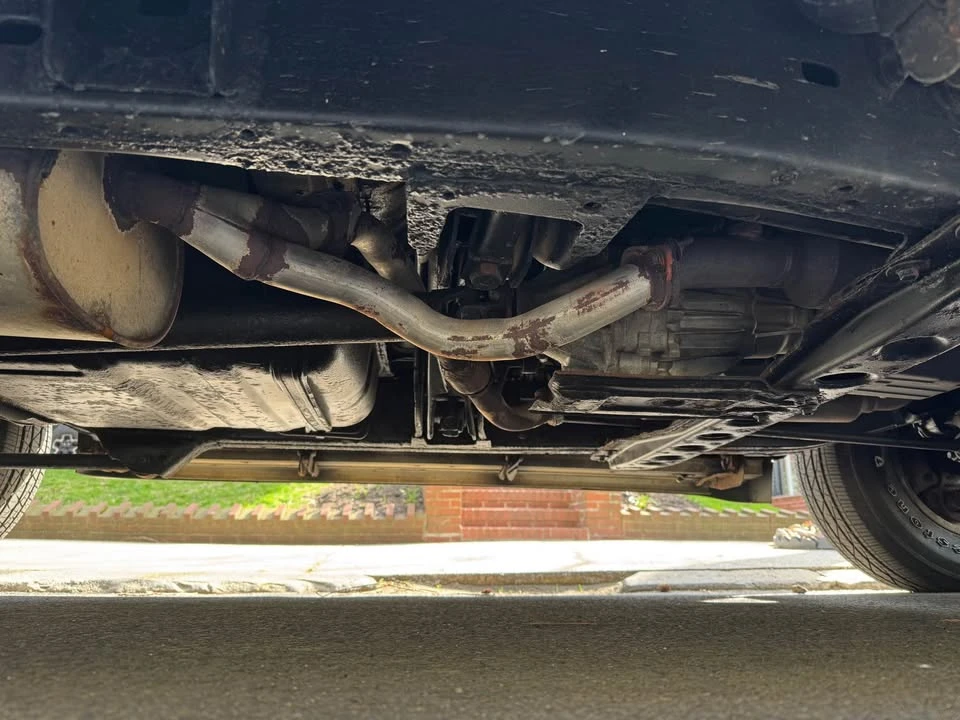 2001 Lexus LX 2nd Gen - Image 13 of 14
