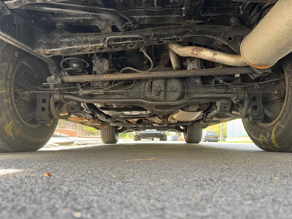 2001 Lexus LX 2nd Gen - Image 11 of 14