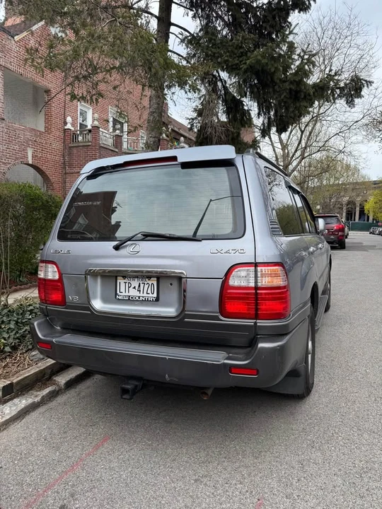 2001 Lexus LX 2nd Gen - Image 4 of 14