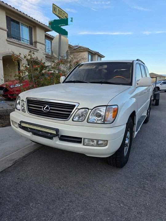 2001 Lexus LX 2nd Gen - Image 2 of 9