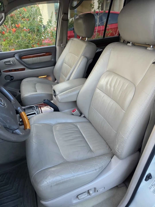 2001 Lexus LX 2nd Gen - Image 5 of 9