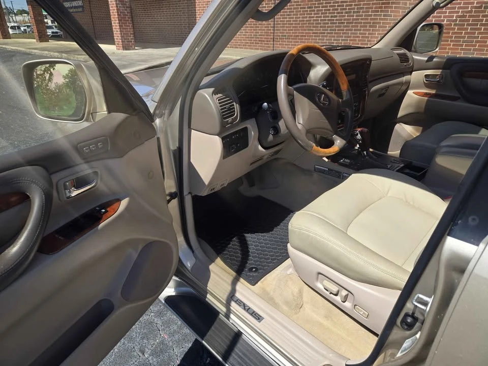 2001 Lexus LX 2nd Gen - Image 12 of 20