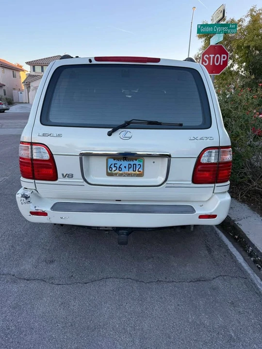 2001 Lexus LX 2nd Gen - Image 4 of 9