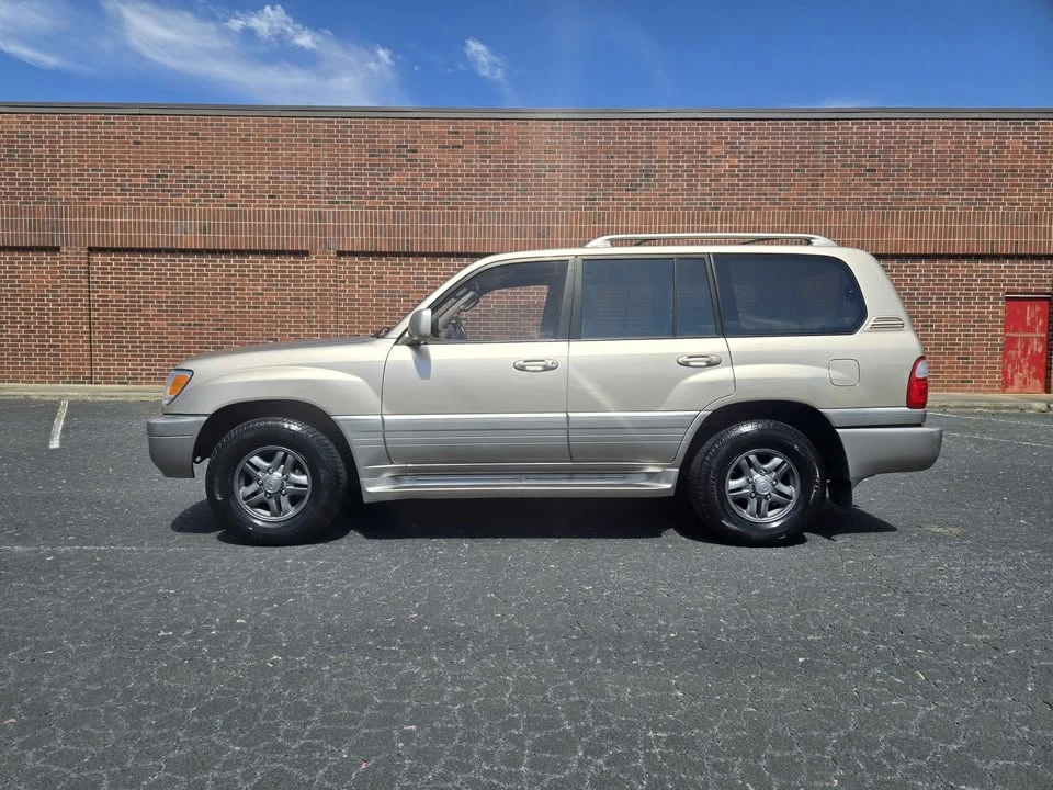 2001 Lexus LX 2nd Gen - Image 2 of 20