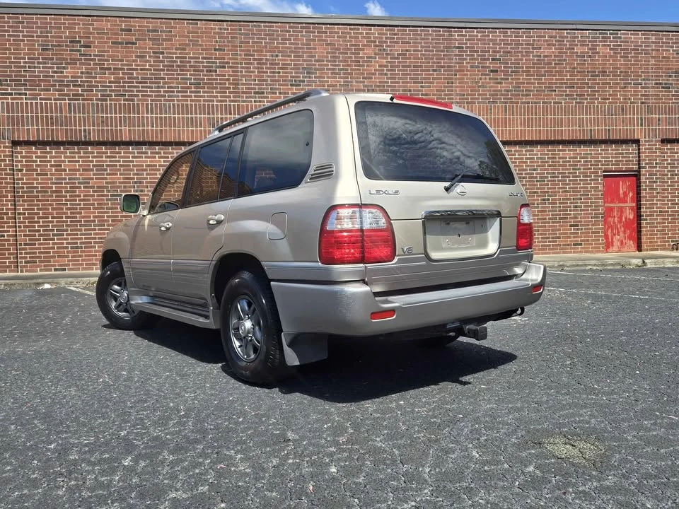 2001 Lexus LX 2nd Gen - Image 3 of 20