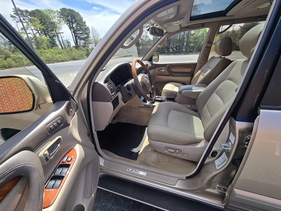 2001 Lexus LX 2nd Gen - Image 17 of 20