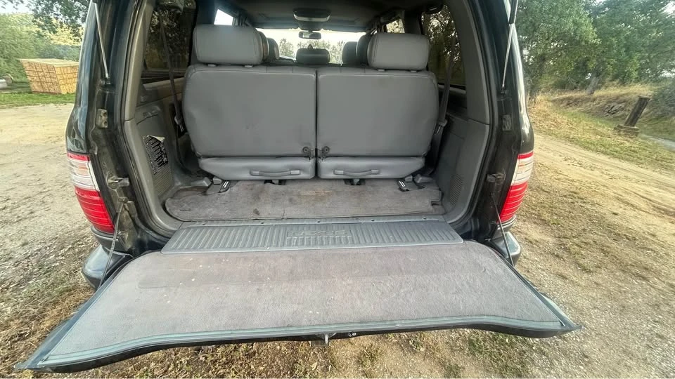 2001 Lexus LX 2nd Gen - Image 12 of 15