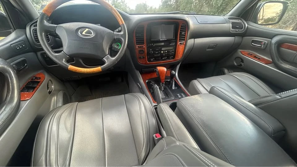 2001 Lexus LX 2nd Gen - Image 8 of 15