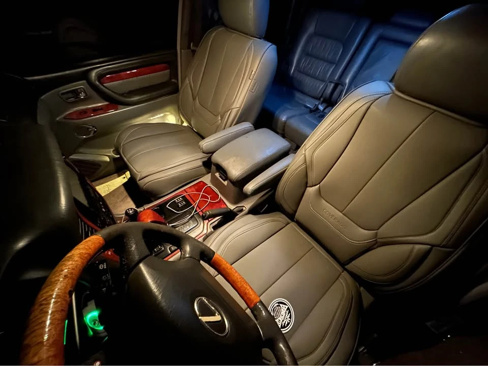 2001 Lexus LX 2nd Gen - Image 7 of 15