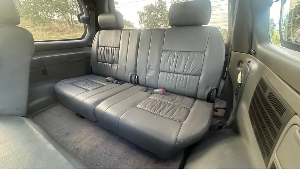 2001 Lexus LX 2nd Gen - Image 10 of 15