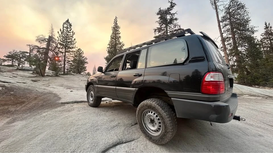 2001 Lexus LX 2nd Gen - Image 3 of 15