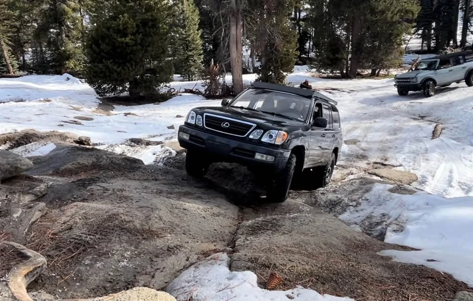 2001 Lexus LX 2nd Gen - Image 4 of 15