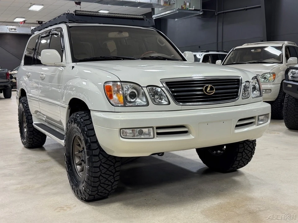 2001 Lexus LX 2nd Gen - Image 3 of 12