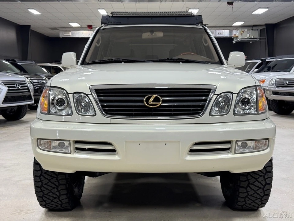 2001 Lexus LX 2nd Gen - Image 4 of 12