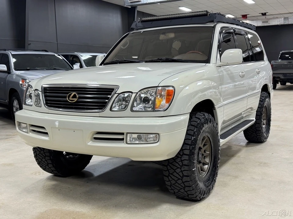 2001 Lexus LX 2nd Gen - Image 5 of 12