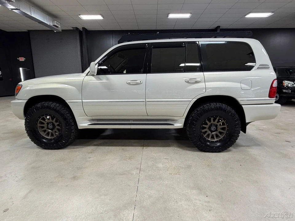 2001 Lexus LX 2nd Gen - Image 8 of 12