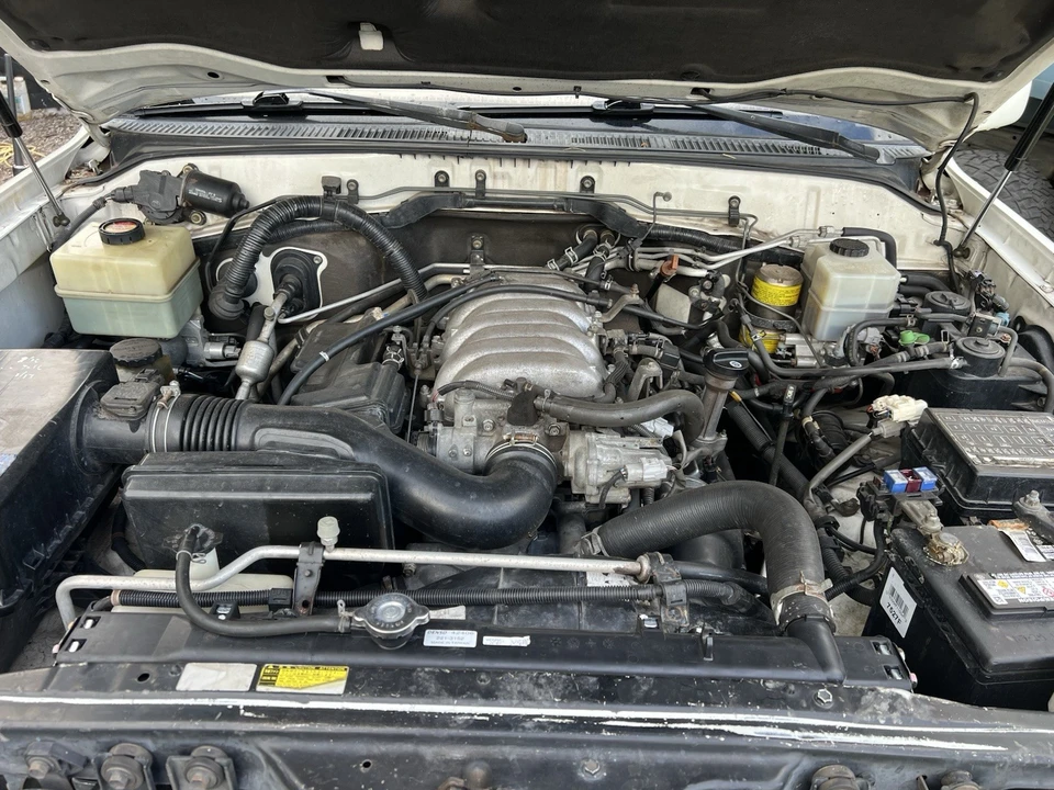2001 Lexus LX 2nd Gen - Image 10 of 12