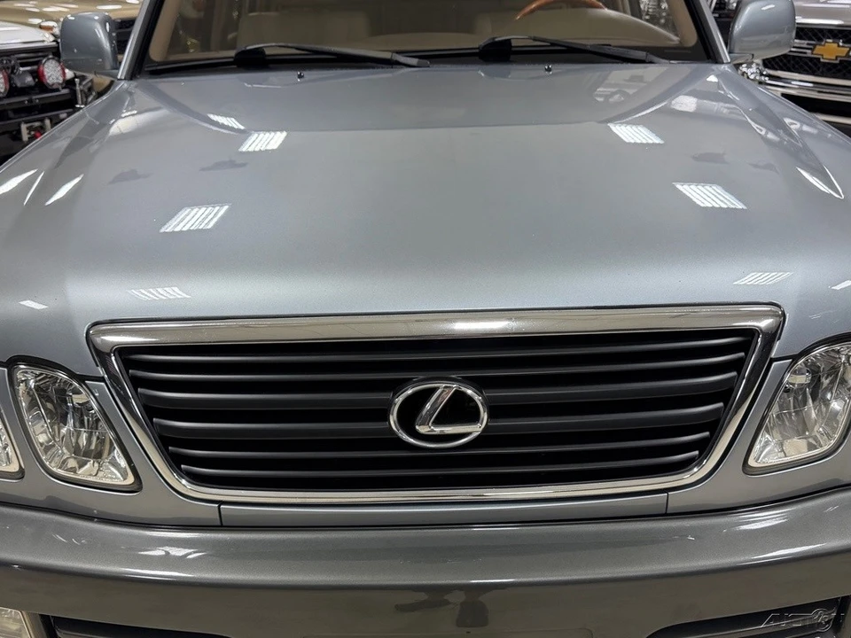 2001 Lexus LX 2nd Gen - Image 4 of 12