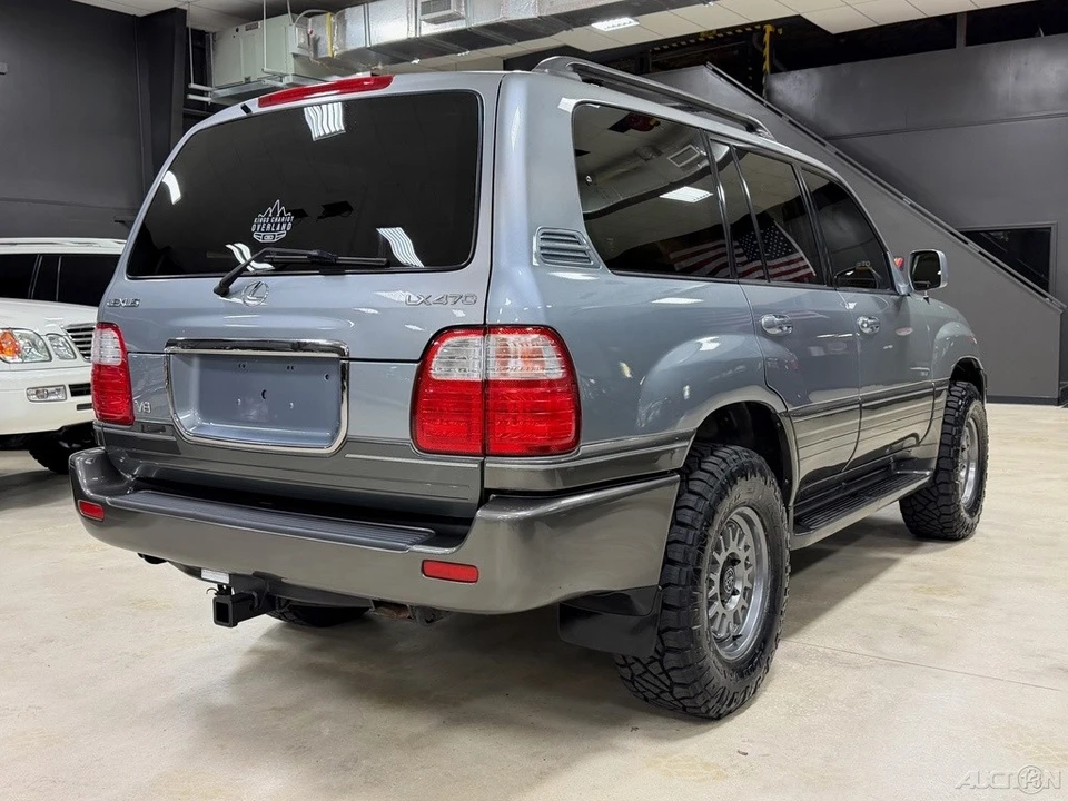 2001 Lexus LX 2nd Gen - Image 10 of 12