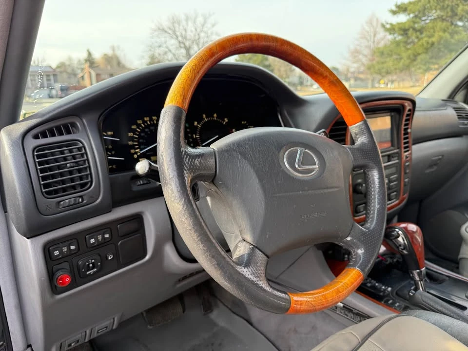 2001 Lexus LX 2nd Gen - Image 18 of 20