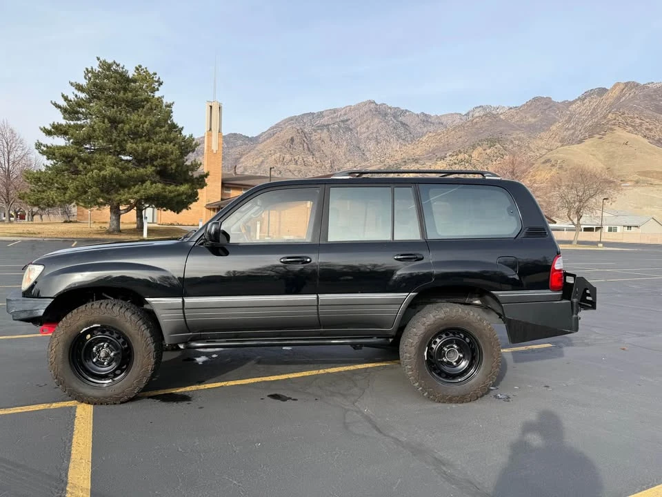2001 Lexus LX 2nd Gen - Image 4 of 20