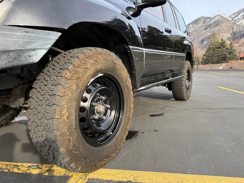 2001 Lexus LX 2nd Gen - Image 5 of 20