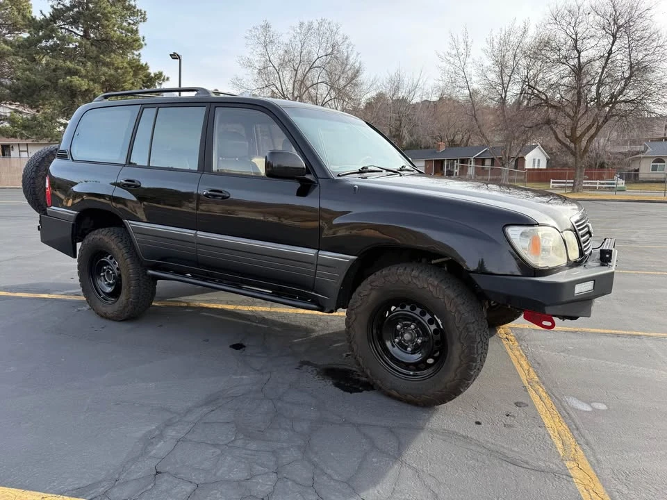 2001 Lexus LX 2nd Gen - Image 9 of 20