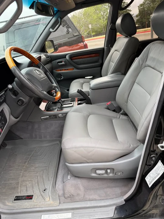 2001 Lexus LX 2nd Gen - Image 19 of 20
