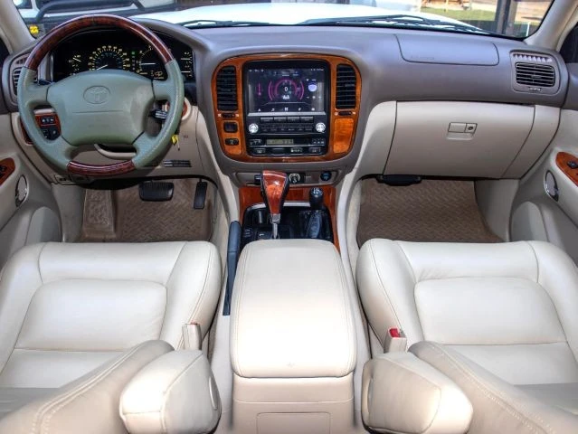 2001 Lexus LX 2nd Gen - Image 11 of 21